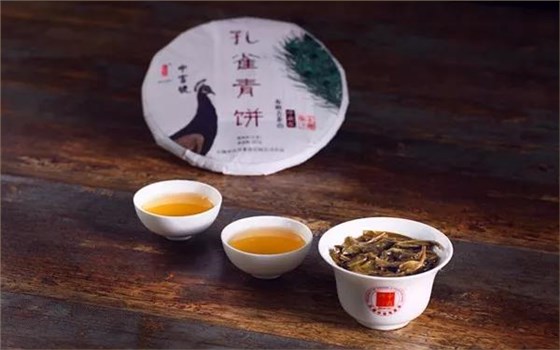 孔雀青饼普洱茶