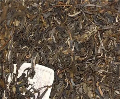 中吉号古树茶 - 景迈古树茶2015